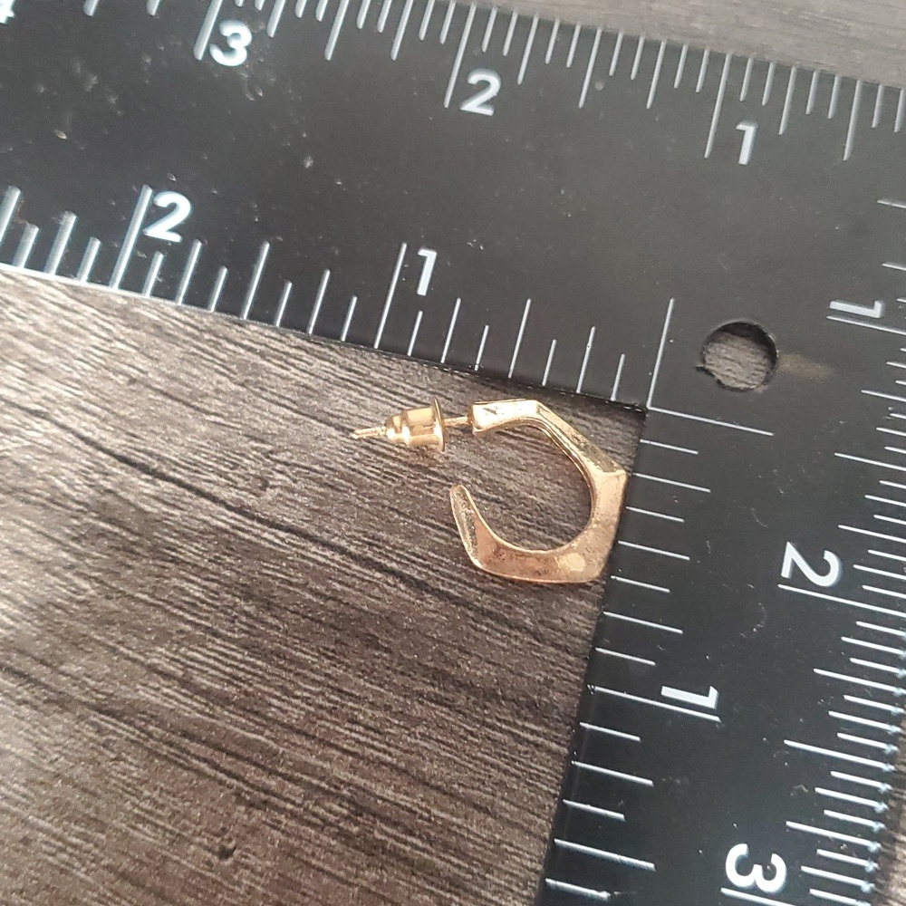Elegant Gold Tone Geometric High Fashion Hoop Earrings‎ E250 - Picture 3 of 3